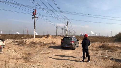 烏海電業(yè)局農電處千里山農電所：開展冬季設備巡視，確保安全生產