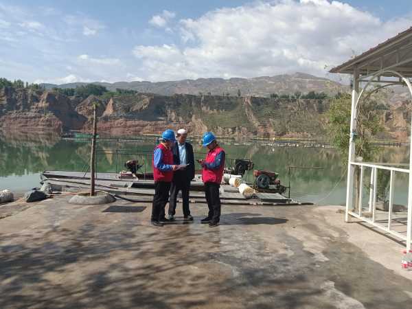 國(guó)網(wǎng)青?；】h供電公司農(nóng)網(wǎng)升級(jí)為養(yǎng)殖戶開(kāi)啟致富新路子