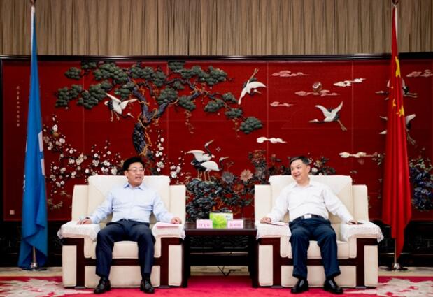 溫樞剛會(huì)見云南能投集團(tuán)黨委書記、董事長段文泉