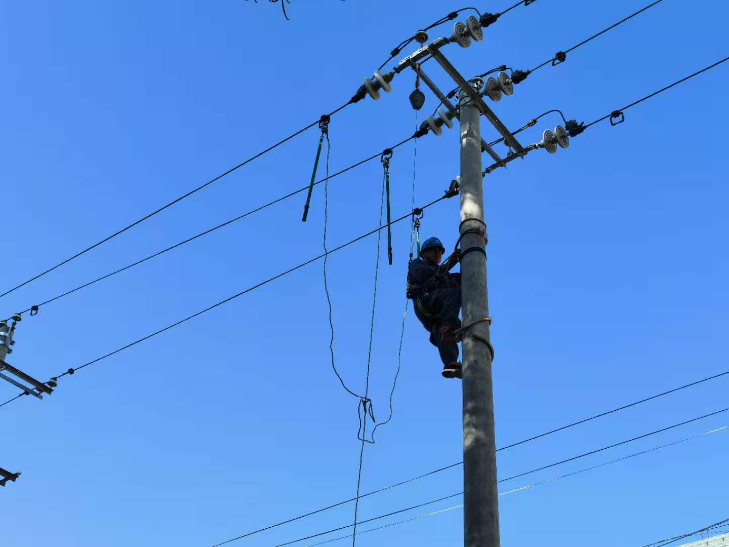 臨滄云縣供電局開展“保命教育”，提升員工實(shí)操技能