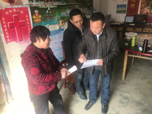 張紅軍：用真心，換真情，扶真貧