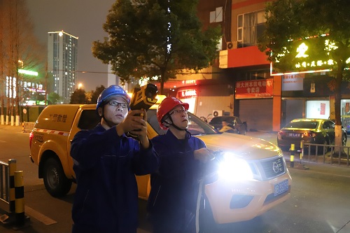 國網(wǎng)寧波市鄞州區(qū)供電：夜間特巡測溫線路，保障安全可靠供電