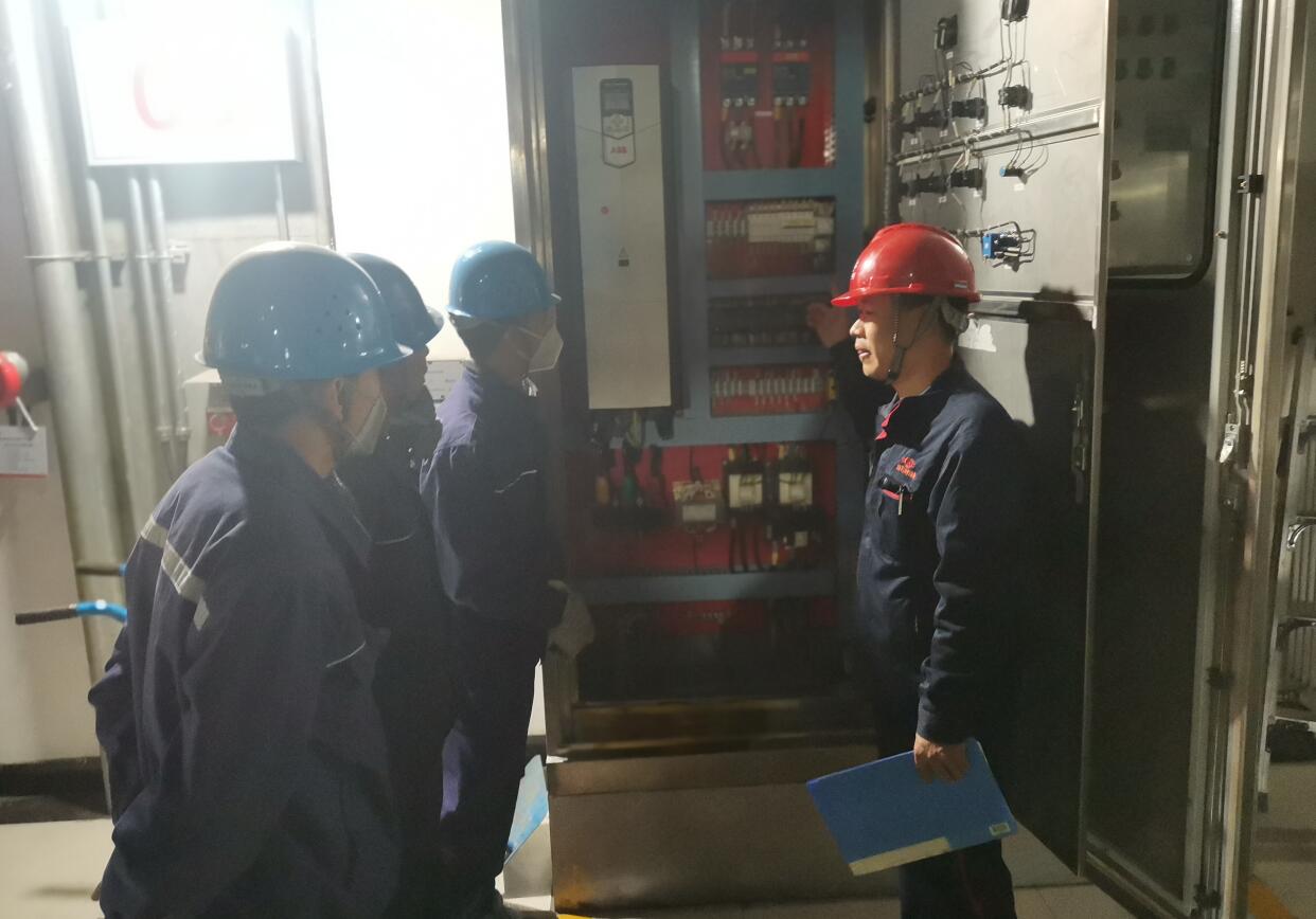 就地過年心中暖，春節(jié)在崗你最美