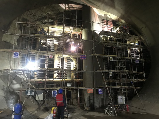 國網(wǎng)劉家峽水電廠7、8號機組進水口攔污柵補焊打磨修復(fù)順利完成