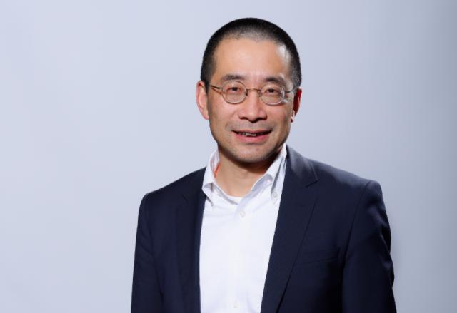 施耐德電氣全球執(zhí)行副總裁、中國(guó)區(qū)總裁尹正：提升能源效率助力實(shí)現(xiàn)碳中和