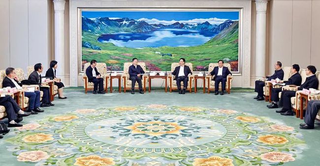 景俊海韓俊一起會(huì)見中國東方電氣集團(tuán)董事長(zhǎng)俞培根