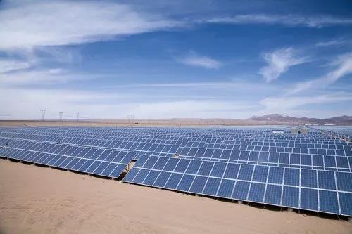 硅料“滾燙”，光伏“內(nèi)耗”，誰(shuí)在助推價(jià)格暴漲？