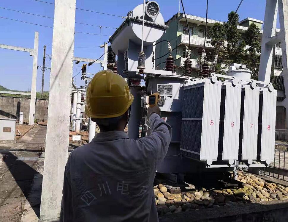 國(guó)網(wǎng)南充市高坪供電公司：迎戰(zhàn)高溫 保電有我