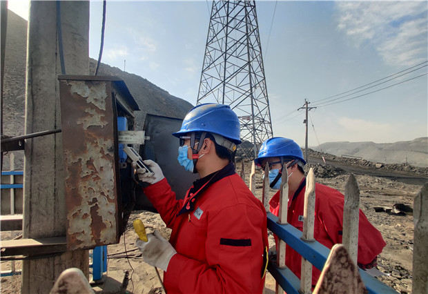 六五四供電分局48小時決戰(zhàn)， 攻堅分時電價表計設置