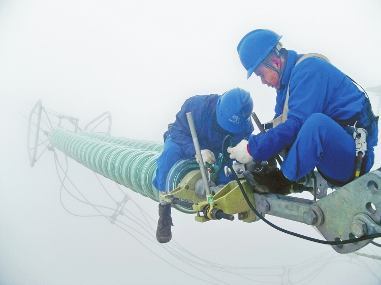 南方電網公司科技防冰抗冰 從被動到主動