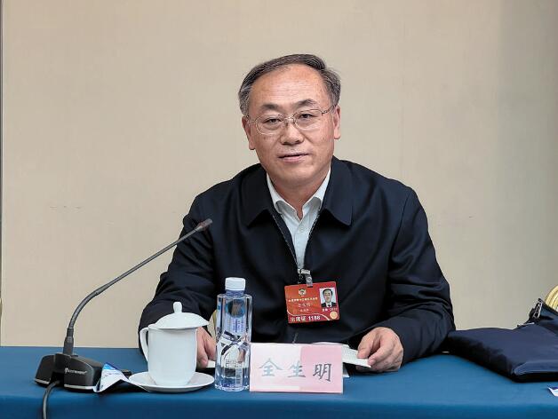 【兩會(huì)】國(guó)網(wǎng)電動(dòng)汽車(chē)服務(wù)有限公司董事長(zhǎng)、黨委書(shū)記全生明：加快構(gòu)建交通能源融合發(fā)展體系 促進(jìn)車(chē)與電網(wǎng)協(xié)同互動(dòng)