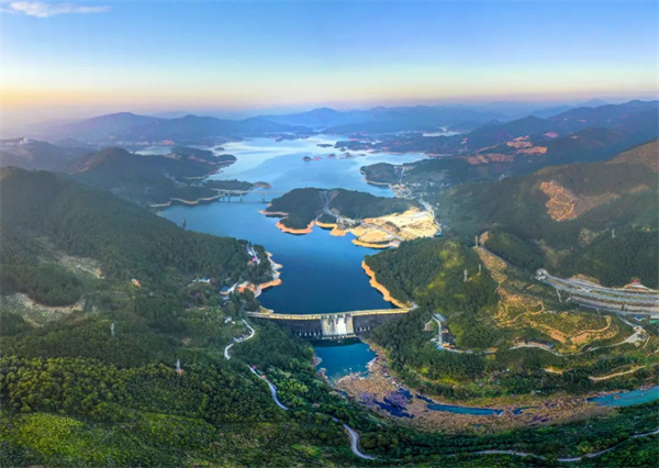 華電福建公司不負(fù)春光趕秋實(shí)，“雙碳”路上奮楫行