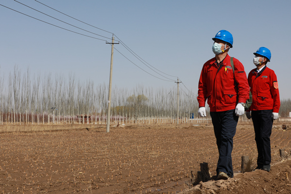 烏海市千里山供電分公司：保電巡線備耕忙，不誤農(nóng)時(shí)不負(fù)春