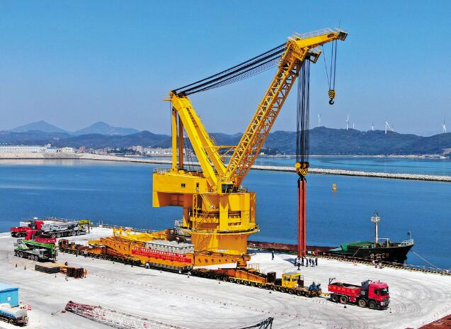 閩粵聯(lián)網工程首臺換流變壓器順利運抵安裝現(xiàn)場