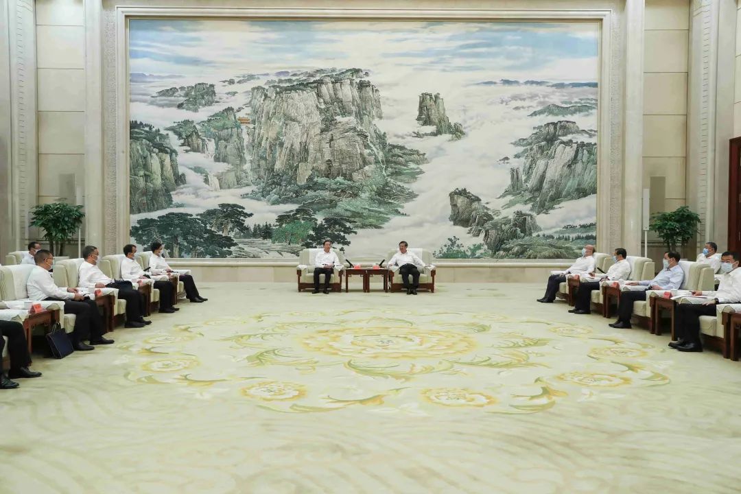 國家電網(wǎng)董事長辛保安與河北省委書記倪岳峰、省長王正譜會談