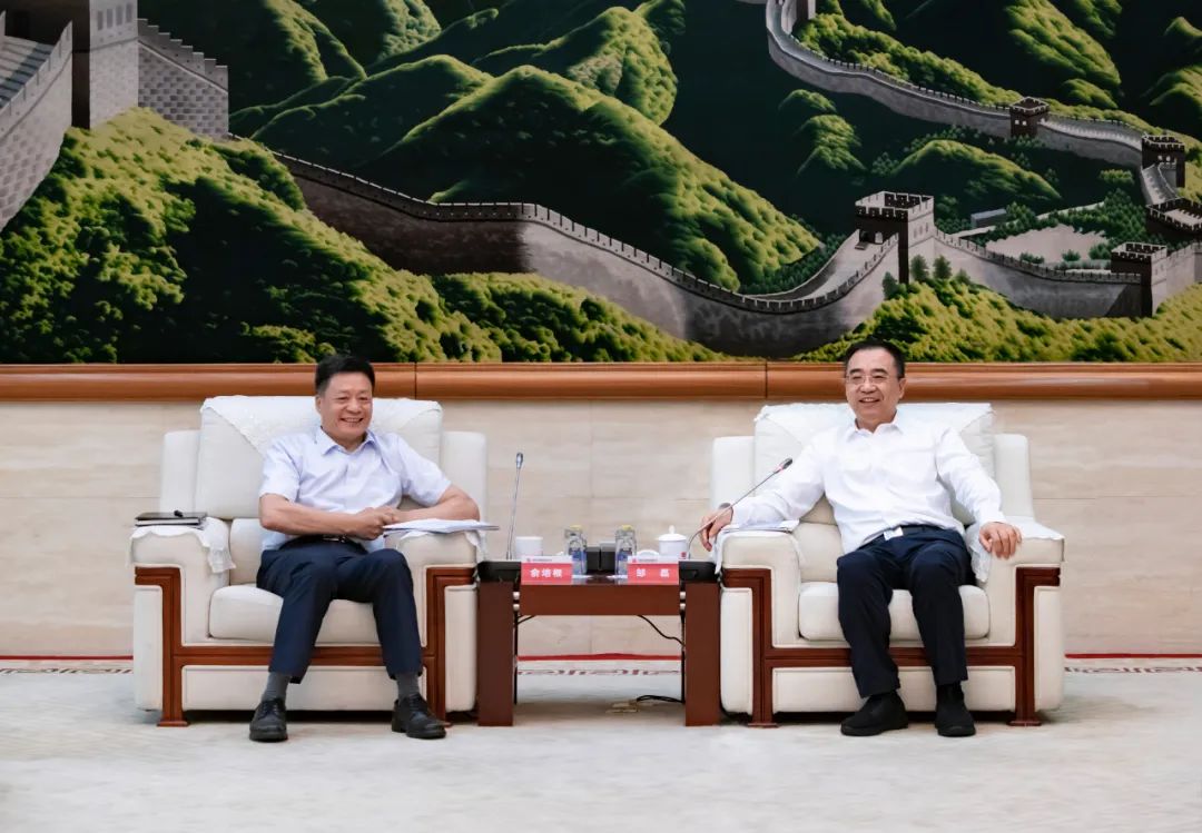 鄒磊會見東方電氣黨組書記、董事長俞培根