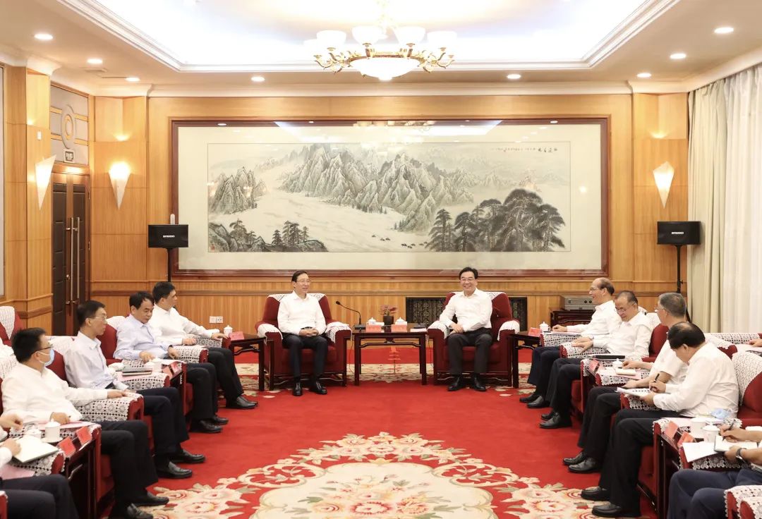 國家電網(wǎng)董事長、黨組書記辛保安與青海省委書記信長星、省長吳曉軍會談