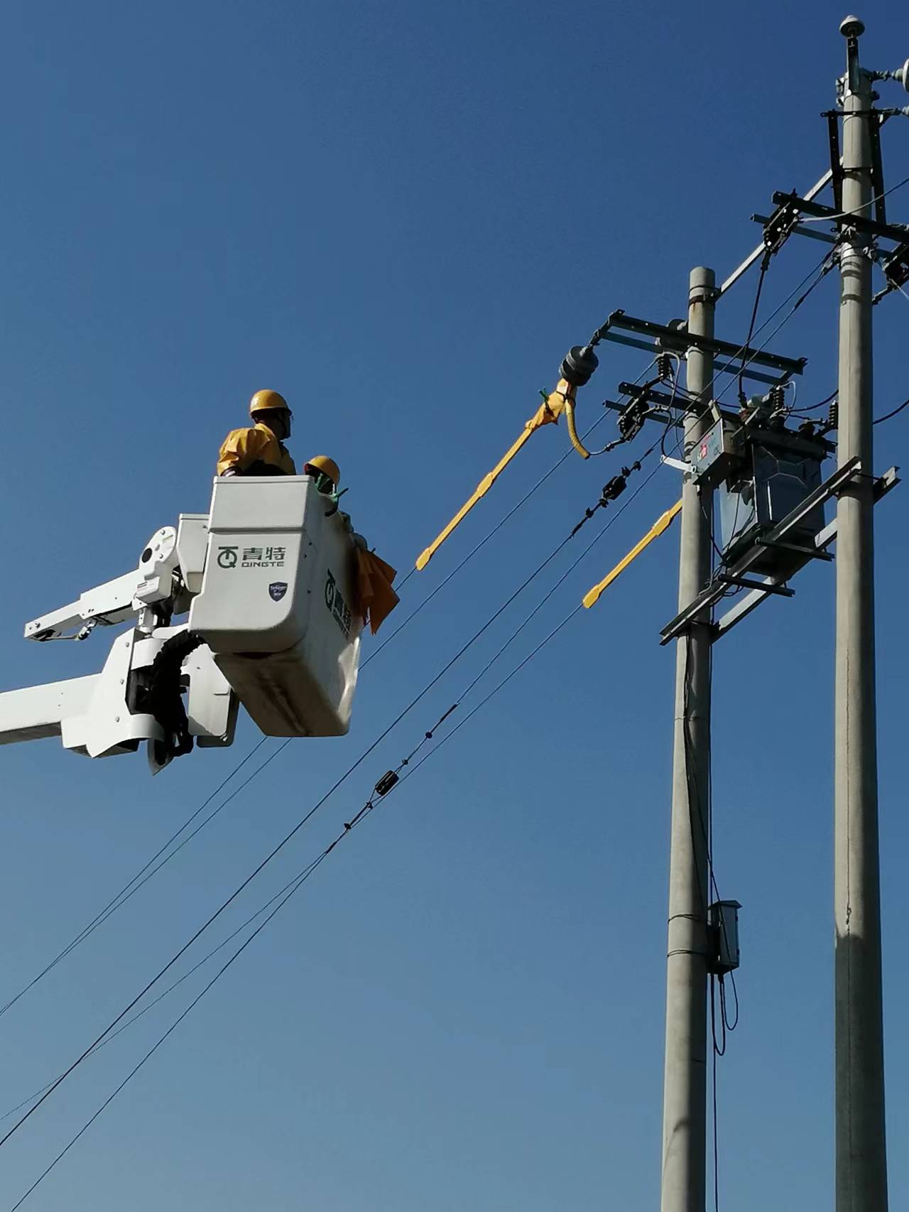 商都供電：“能帶不停”，保供電優(yōu)服務(wù)