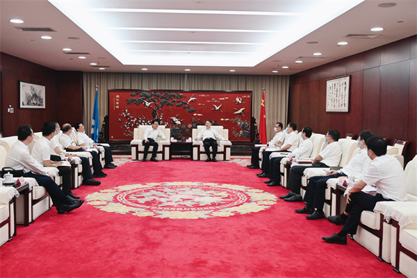 溫樞剛會見張傳慧、姚煥