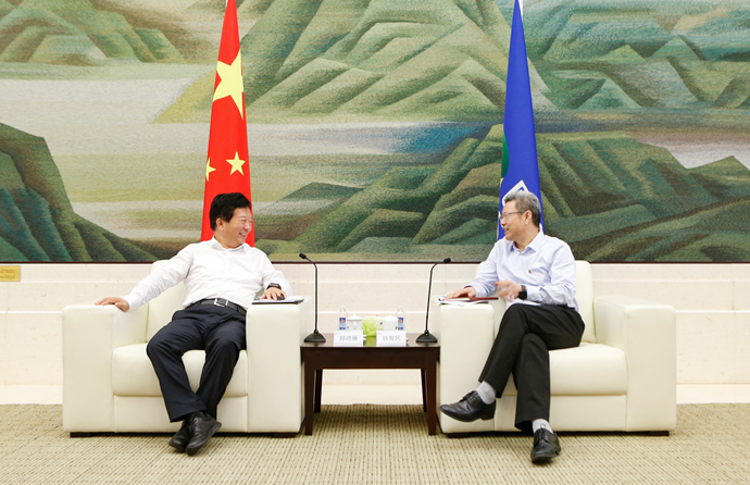 錢智民會見煙臺市委副書記、市長鄭德雁