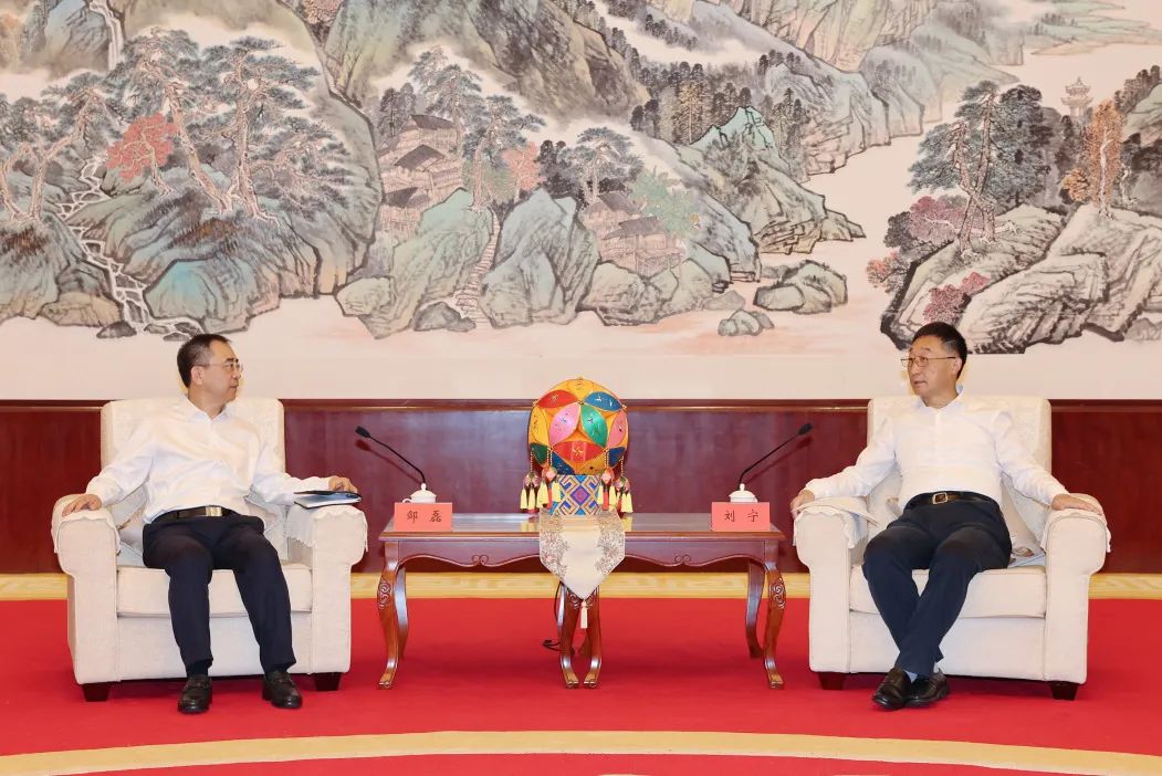 大唐集團(tuán)黨組書記、董事長鄒磊拜會(huì)廣西壯族自治區(qū)黨委書記劉寧