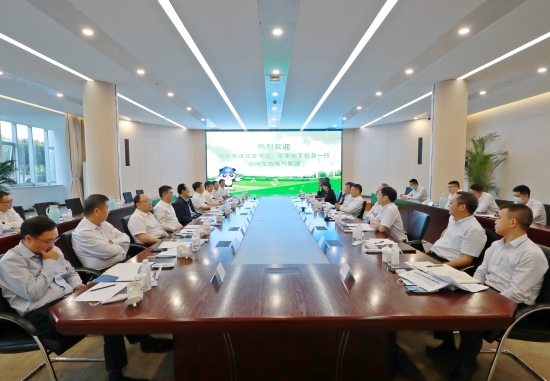 丁焰章與東方電氣黨組書記、董事長俞培根會(huì)談并見證雙方簽署戰(zhàn)略合作協(xié)議