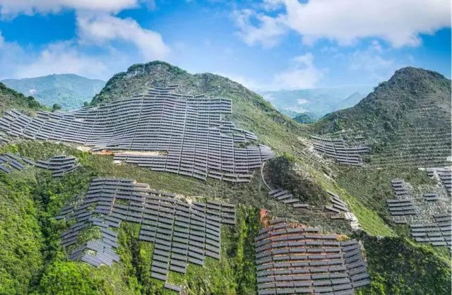 全國首例！吉電股份“大容量、高坡度”集中式山地光伏項(xiàng)目并網(wǎng)