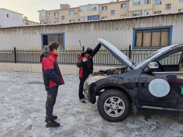 烏海市千里山供電分公司：春節(jié)前夕車輛自查，確保節(jié)日安全出行