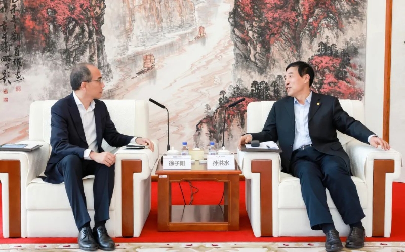 中國(guó)能建黨委副書記、總經(jīng)理孫洪水與中興通訊總裁徐子陽(yáng)會(huì)談