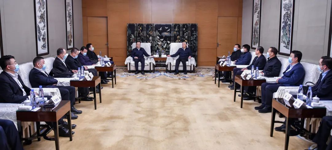 大唐集團(tuán)黨組書記、董事長鄒磊與陜投集團(tuán)董事長袁小寧、總經(jīng)理趙軍會(huì)談