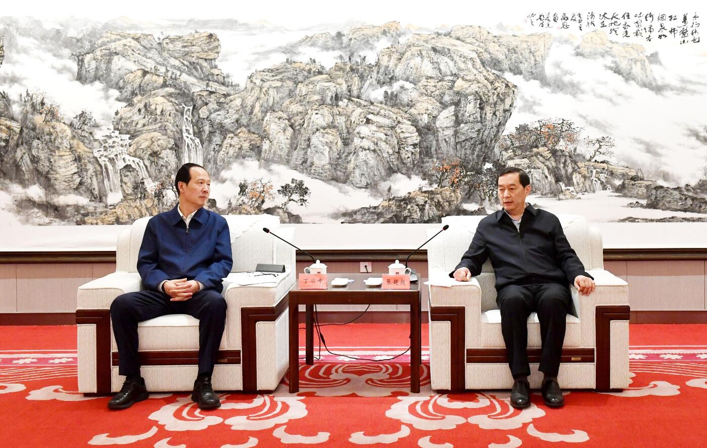 中國(guó)電建黨委書(shū)記、董事長(zhǎng)丁焰章與河北省委常委、石家莊市委書(shū)記張超超會(huì)談