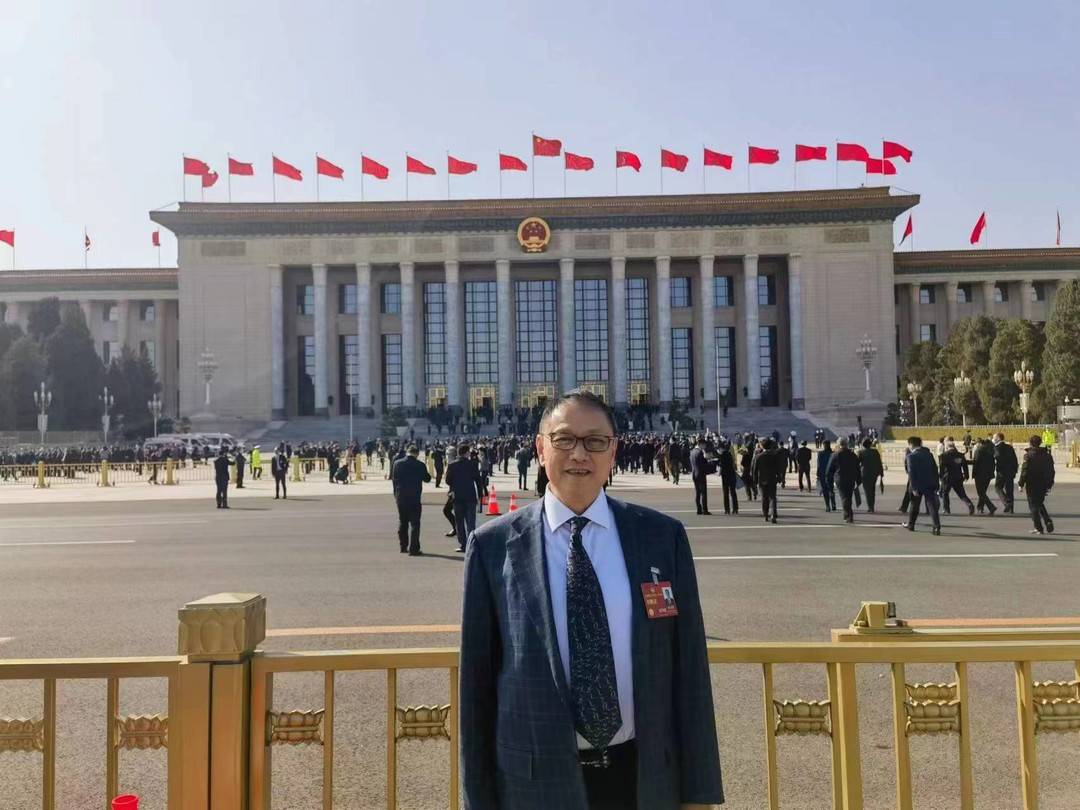 【兩會(huì)好聲音】全國(guó)政協(xié)委員何文輝：推廣新能源汽車換電模式，加速高質(zhì)量發(fā)展