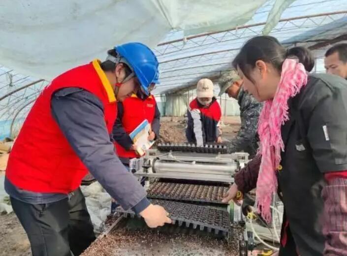 國網(wǎng)新疆電力公司貼心服務(wù)，為春耕春灌用電保駕護(hù)航