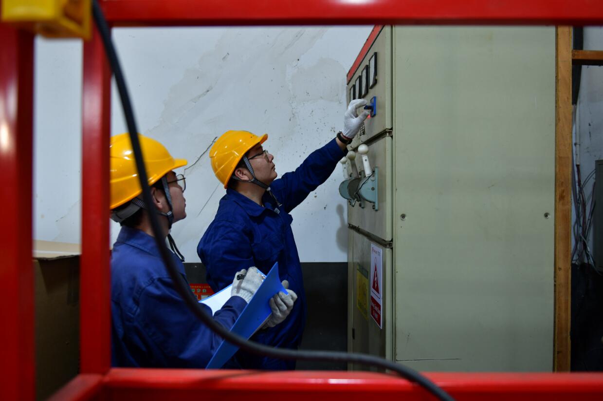 余姚市宏宇輸變電工程公司村網(wǎng)共建 供電服務送到家門口