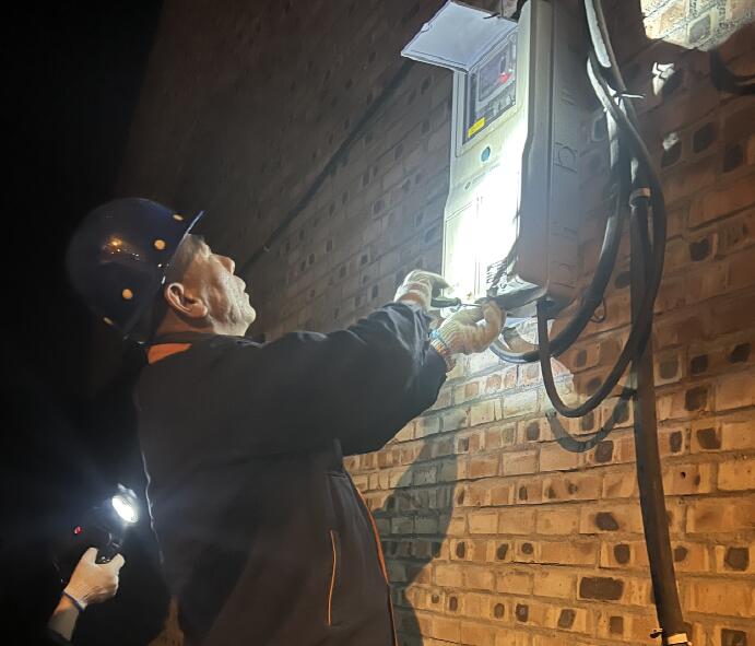 豐鎮(zhèn)供電公司開展查處安全隱患、保障供用電質(zhì)量專項(xiàng)用電檢查行動