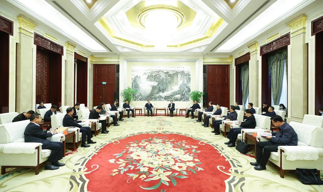 大唐集團(tuán)黨組書(shū)記鄒磊拜會(huì)貴州省委書(shū)記徐麟、省長(zhǎng)李炳軍