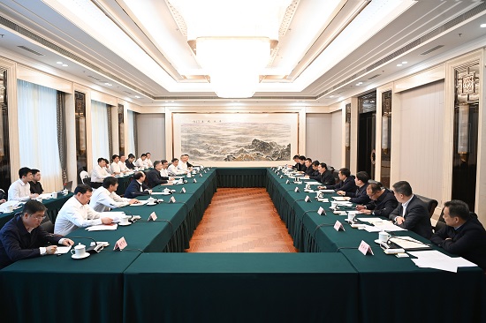 華能集團溫樞剛、鄧建玲拜會遼寧省委書記郝鵬