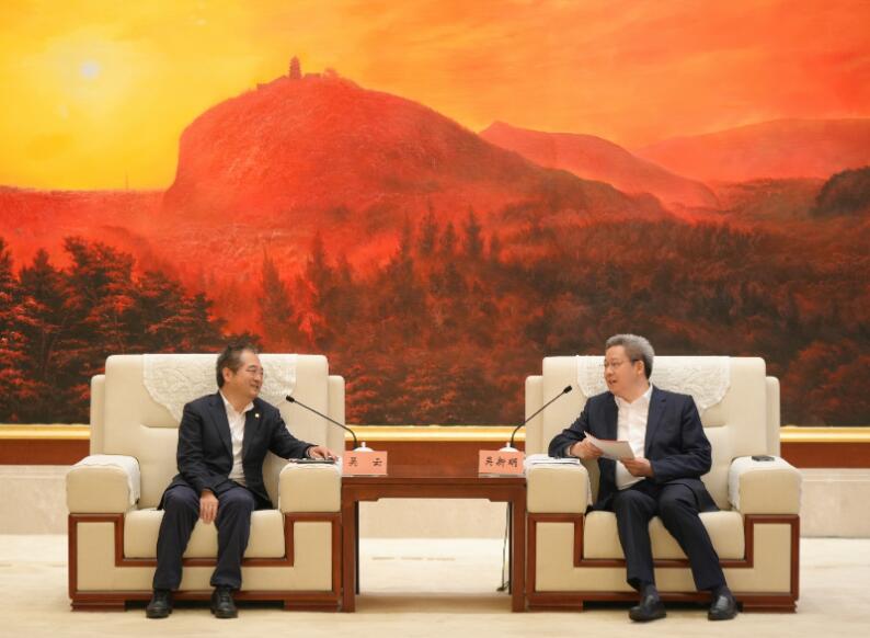 中國能建黨委常委、副總經(jīng)理吳云與南通市委書記、市長吳新明會談