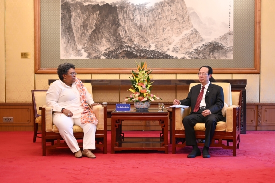 中國電建黨委書記、董事長(zhǎng)丁焰章拜會(huì)巴巴多斯總理莫特利