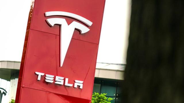 特斯拉二季度交付46.61萬輛創(chuàng)新高，上半年股價(jià)漲幅112%