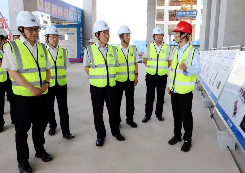 中國能建黨委副書記、總經(jīng)理孫洪水到西北城建未來廣場A區(qū)項目開展安全生產(chǎn)督導(dǎo)