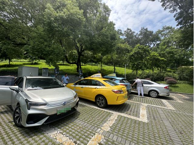 調(diào)查丨多地充電樁電價(jià)漲幅20%以上，分時電價(jià)與行業(yè)競爭多方博弈