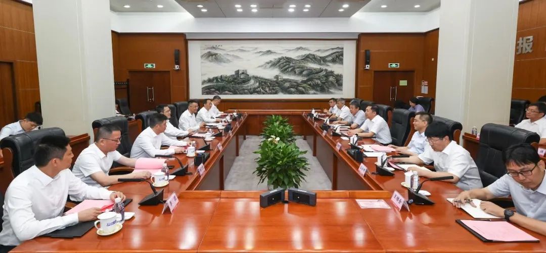 中核集團黨組副書記、總經(jīng)理顧軍會見蘇州市委副書記、市長吳慶文一行