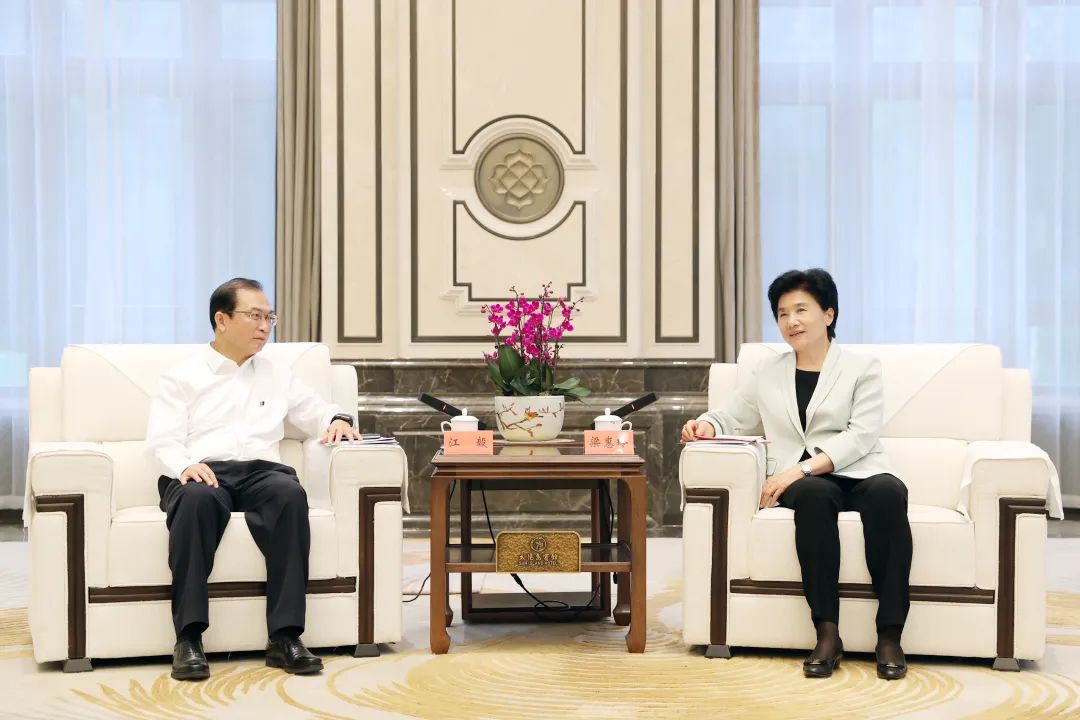 華電集團(tuán)黨組書記、董事長(zhǎng)江毅拜會(huì)黑龍江省委副書記、省長(zhǎng)梁惠玲