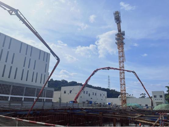 恒運(yùn)9F燃機(jī)綜合辦公樓基礎(chǔ)筏板及承臺(tái)、坡道底板澆筑完成