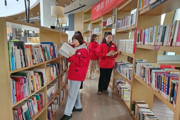 烏海供電公司聯(lián)合黨支部：開展“中華民族一家親，同心共筑中國夢”全民閱讀活動