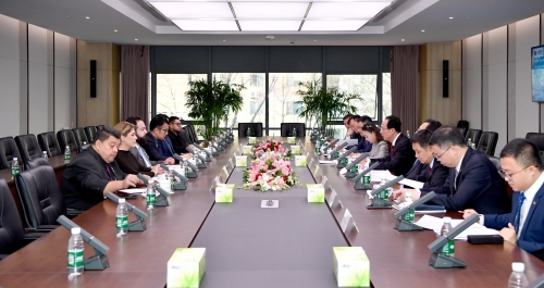 中國電建黨委書記、董事長丁焰章同洪都拉斯國會(huì)主席雷東多舉行會(huì)談