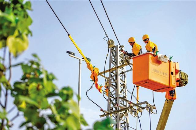 海南電網(wǎng)公司持續(xù)優(yōu)化用電營商環(huán)境，提升供電服務(wù)水平