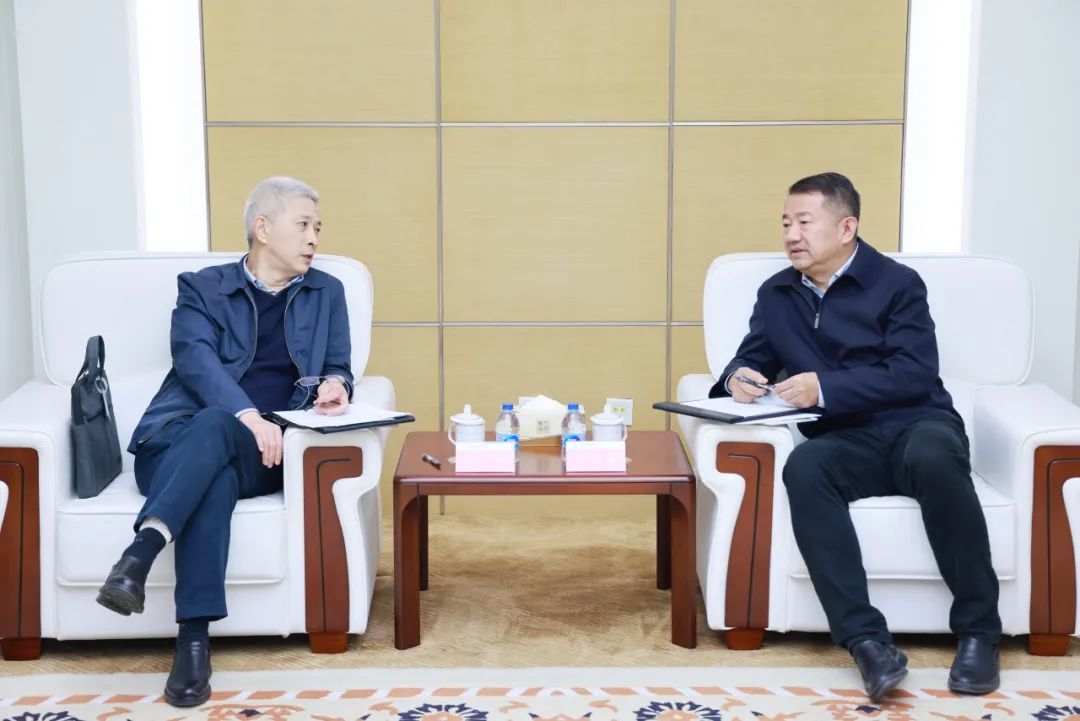 中國(guó)一重集團(tuán)黨委書(shū)記、董事長(zhǎng)徐鵬一行拜訪大唐環(huán)境黨委書(shū)記、董事長(zhǎng)朱利明