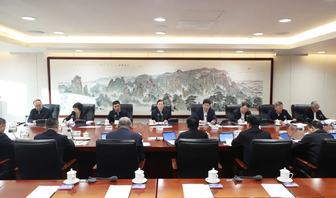 國家電網(wǎng)公司領(lǐng)導(dǎo)班子和專職助理、總師、副總師2024年調(diào)研座談會召開